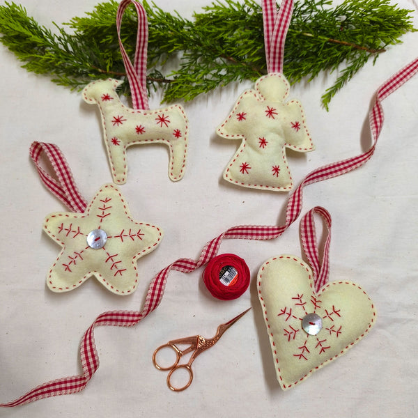 Μαγικό κουτί με κεντημένα στολίδια