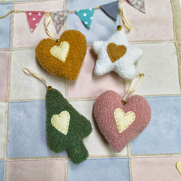 Χριστουγεννιάτικα λούτρινα στολίδια